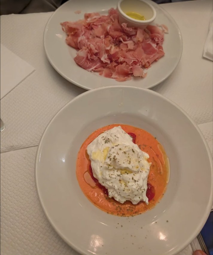 Burrata et jambon de Parme 24 mois à La Cantinetta Marseille