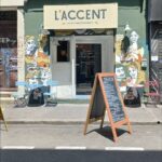 Façade de L'Accent, bistrot méditerranéen rue des Trois Mages à Marseille